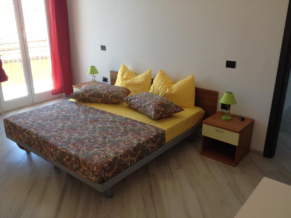 Best Lavagna Apartment Szoba fotó